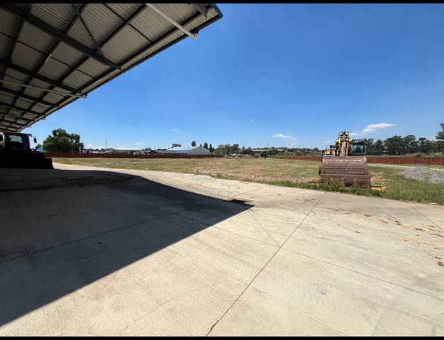 3,200M² WAREHOUSE FOR SALE IN WITHOK ESTATE